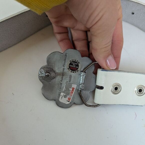 Y2K White Flower Buckle Belt – 2001 Great American Products – Fits 33.5–38.5 - Picture 5 of 9